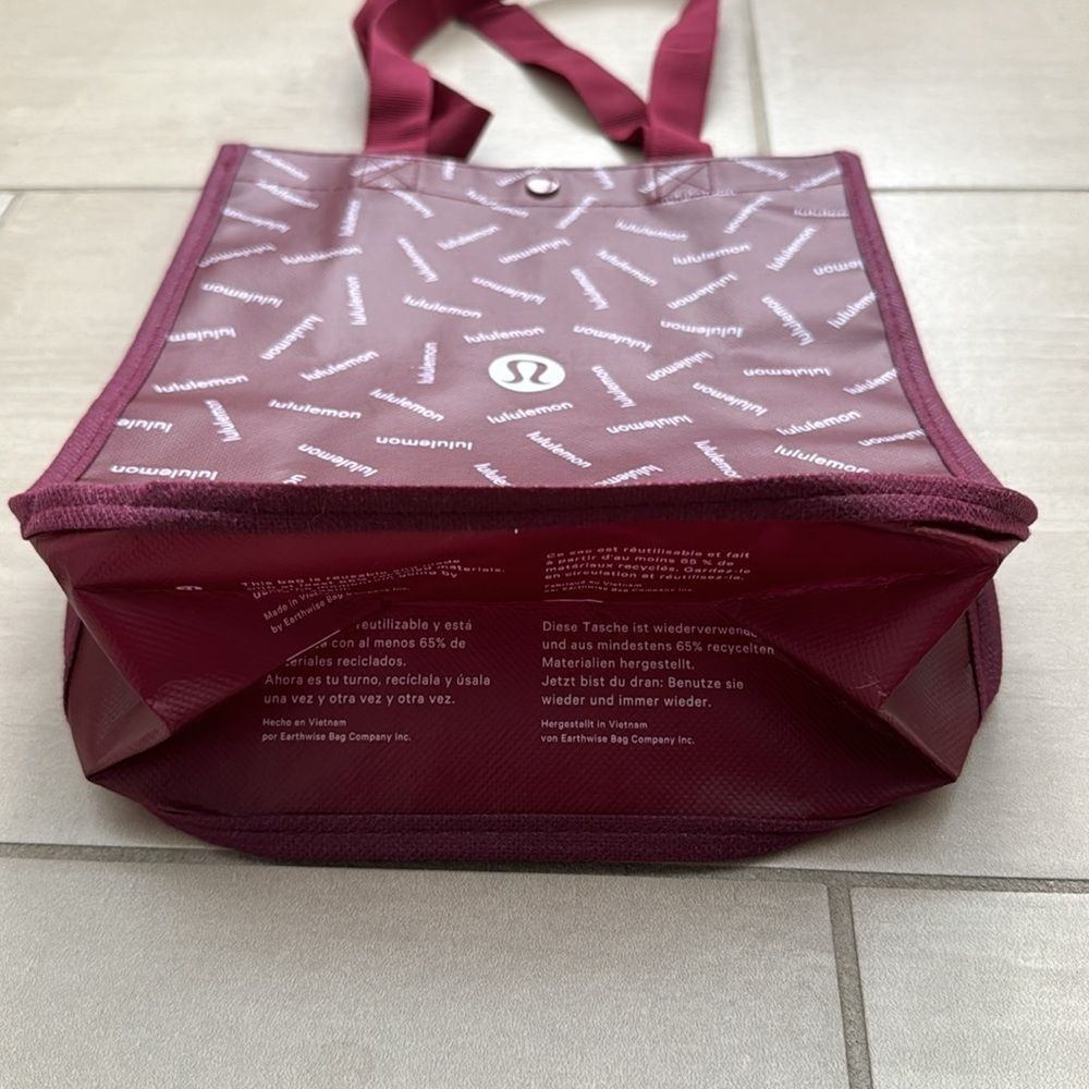 NEW Lululemon 2023 Holiday Edition Small Burgandy Logo Reusable Tote Bag - Picture 6 of 7
